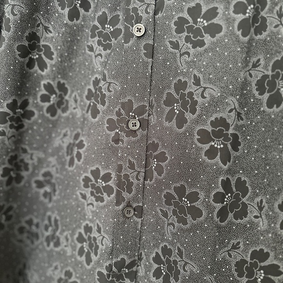 Express Black Print Everyday Performance Dress Shirt - Picture 4 of 5